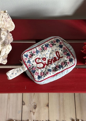 Yara cosmetic bag Baby Blue Sissel Edelbo 